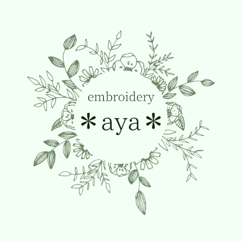 *aya* ロゴ